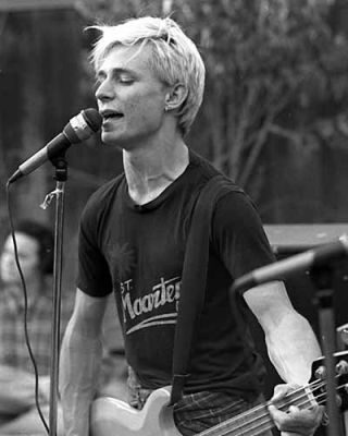 mike-dirnt-001_young.jpg
